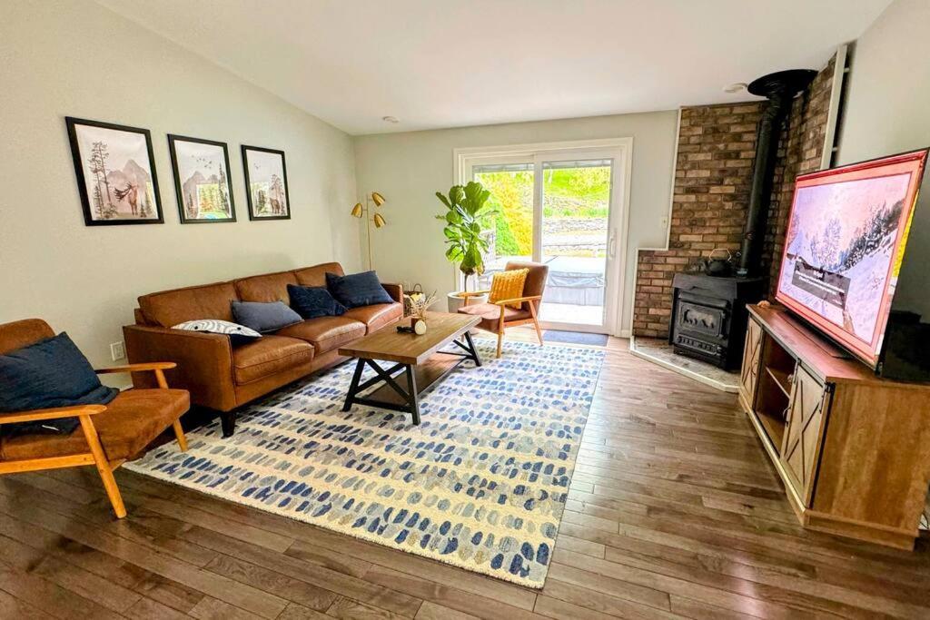 Woodland Whimsy A Private Escape, Hot Tub, Pool, Sunroom Saugerties Exterior photo